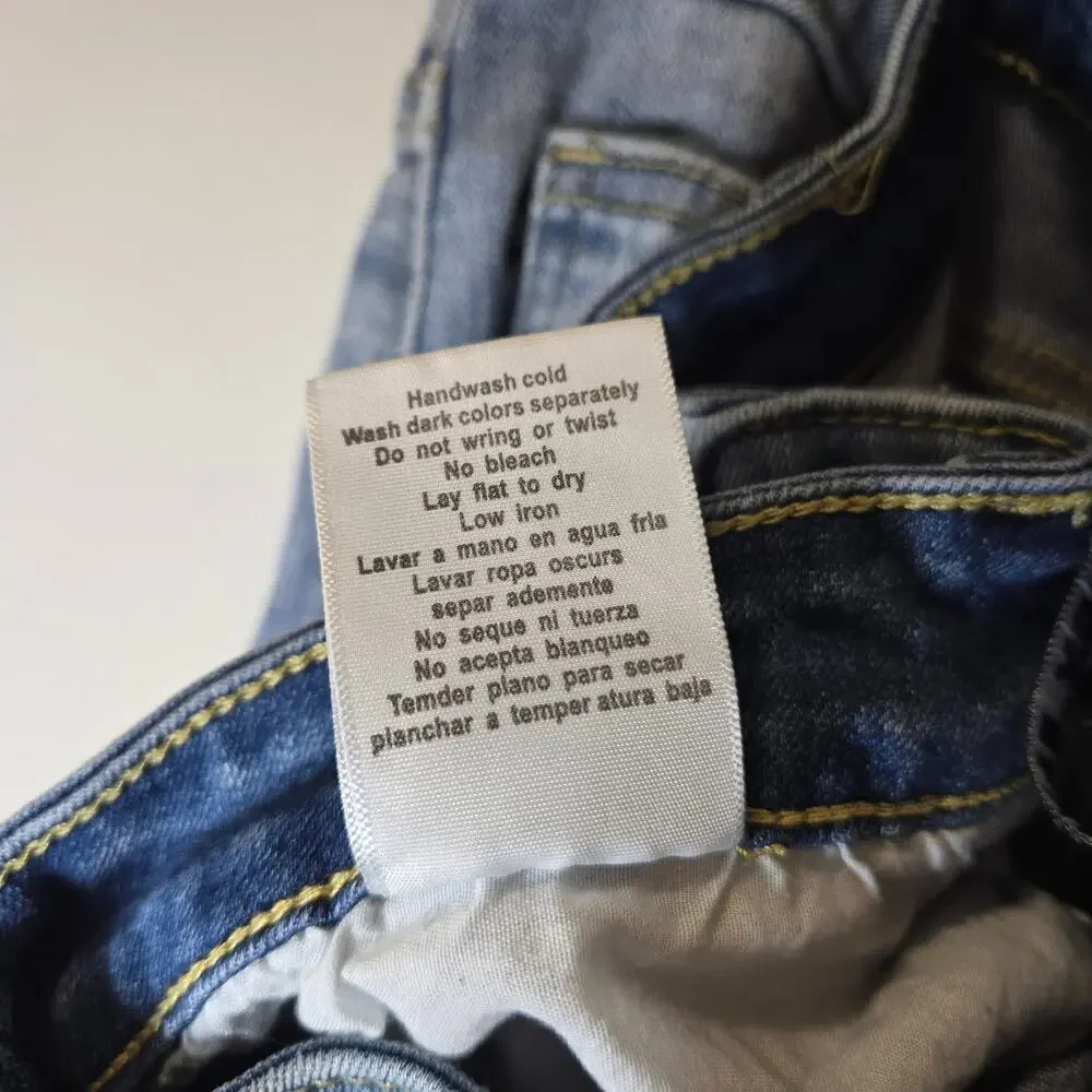 Judy Blue Women’s Skinny Fit Mid Rise Light‎ Wash Distressed Jeans Size 30